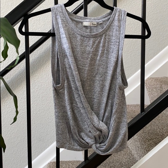 Twist knot tank top - Picture 1 of 3